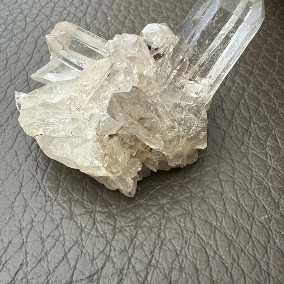Small Piece of Quartz Crystal Magic - Picture 3 of 4
